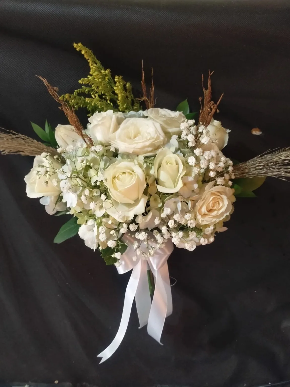 Bouquet bunga putih Adeeva Florist