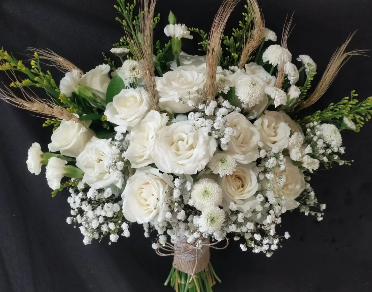 Bouquet bunga putih premium Adeeva Florist Semarang