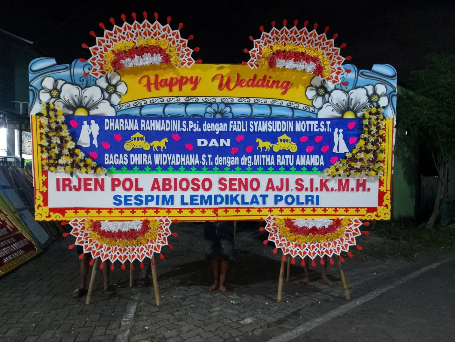 Bunga papan wedding besar Adeeva Florist Semarang