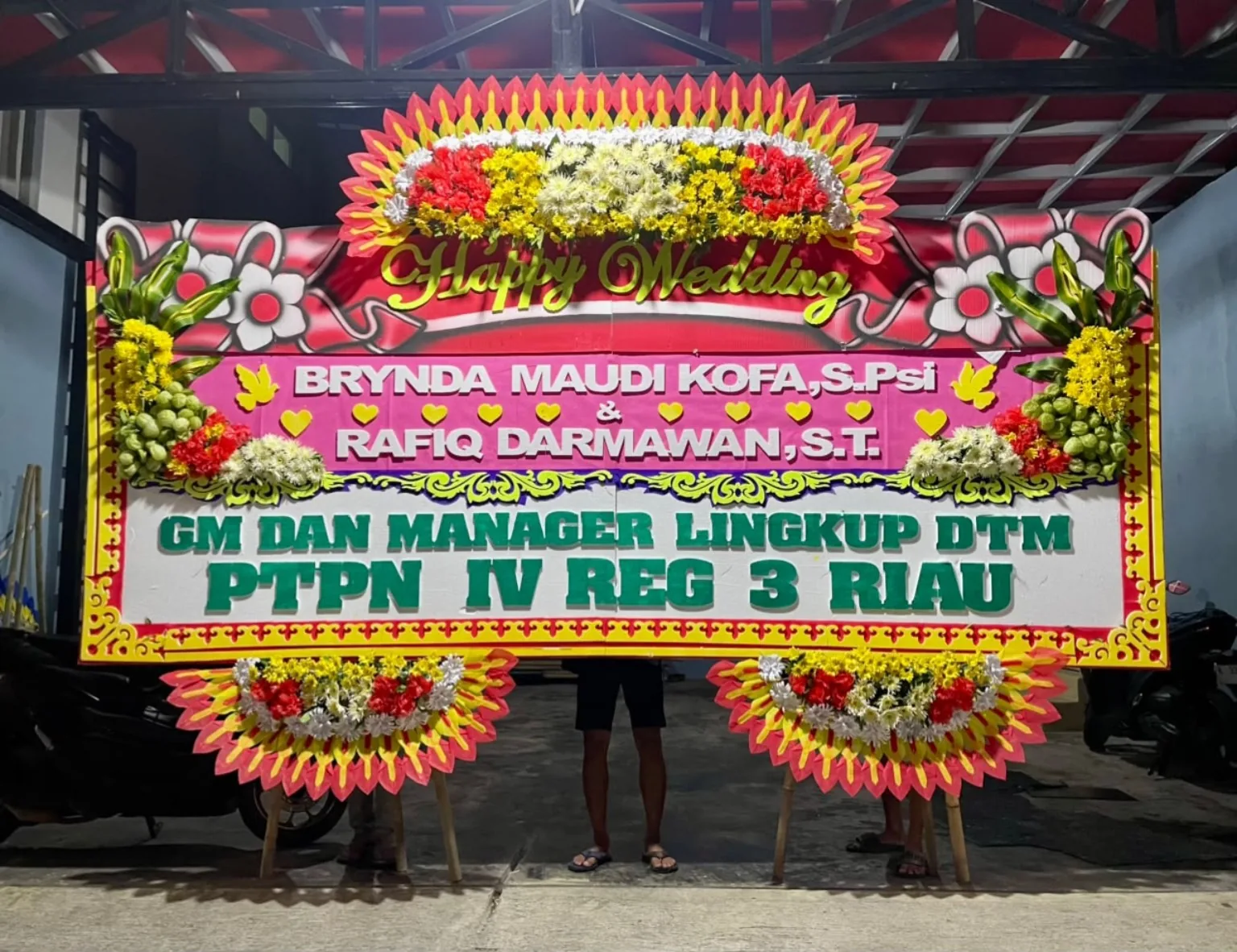 Bunga papan wedding Adeeva Florist